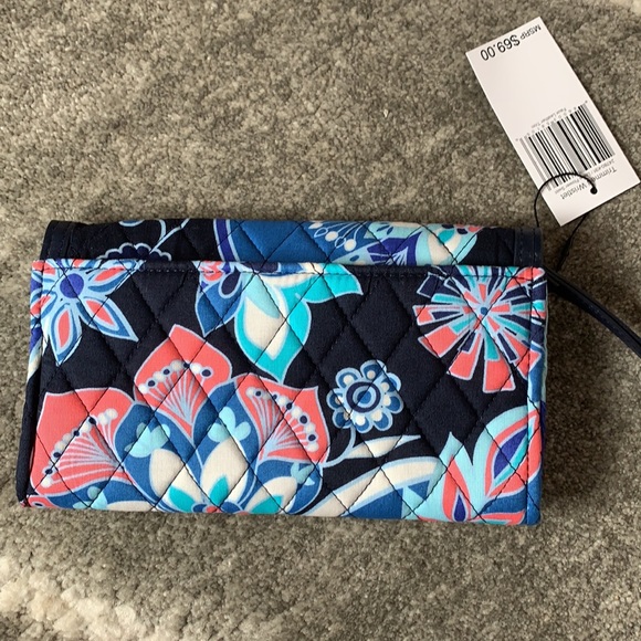 Vera Bradley Trimmed Wristlet - Lotus Flower NWT - Picture 2 of 9
